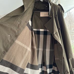 Burberry Men’s Trenchcoat Olive